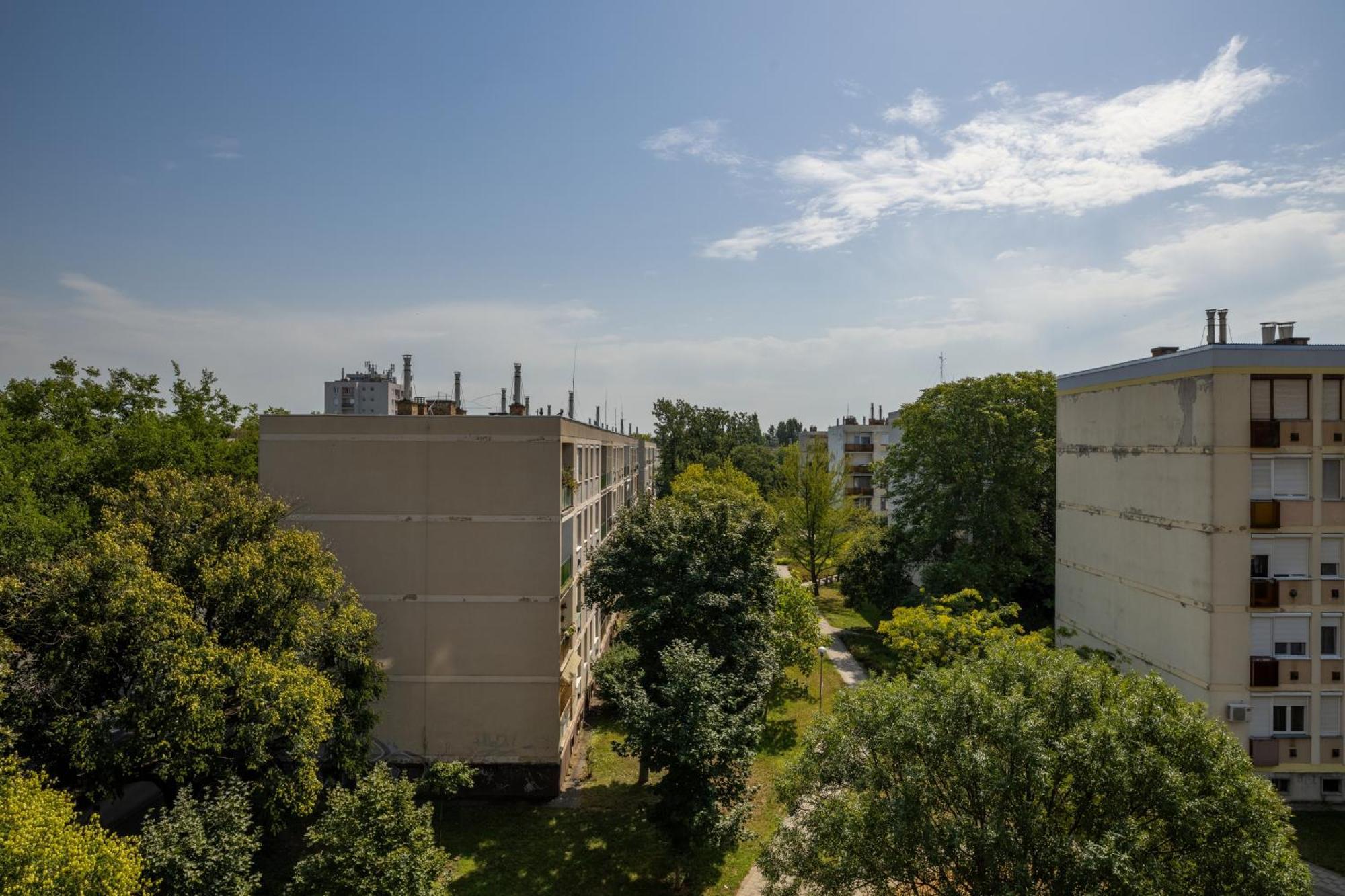 דברצן Malompark Apartman With Free Parking מראה חיצוני תמונה